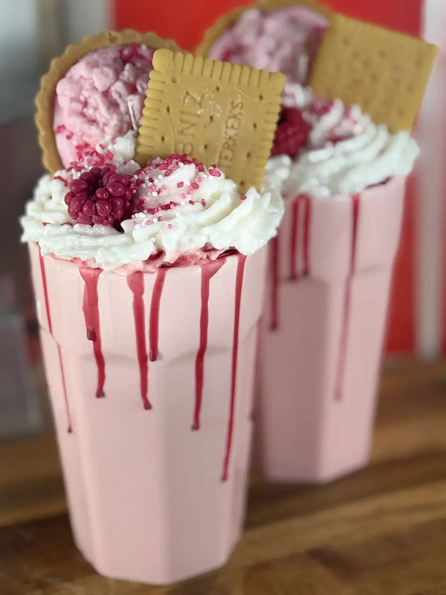 PINK COOKIE CREAM – Dessertkerze im Milkshake-Glas