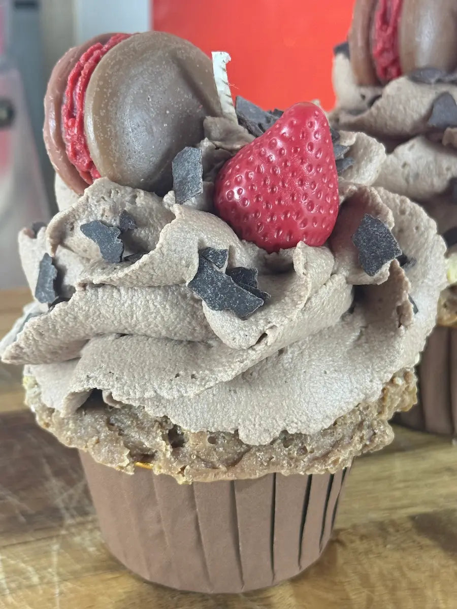 COCOLATE STRAWBERRY LOVE – Dessertkerze im Cupcake-Design