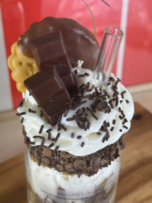 DARK SCHOKO LATTE – Cremige Dessertkerze mit Schokoladenduft