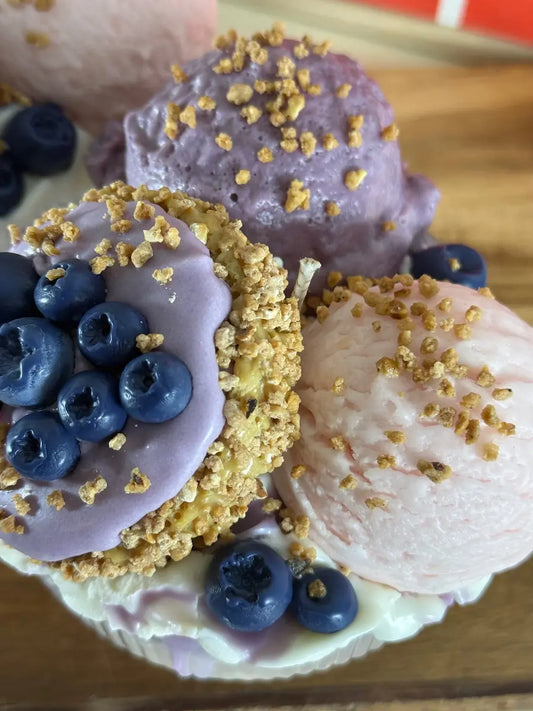 BLUEBERRY COOKIE CRUNCH – Fruchtige Dessertkerze mit Blaubeerduft