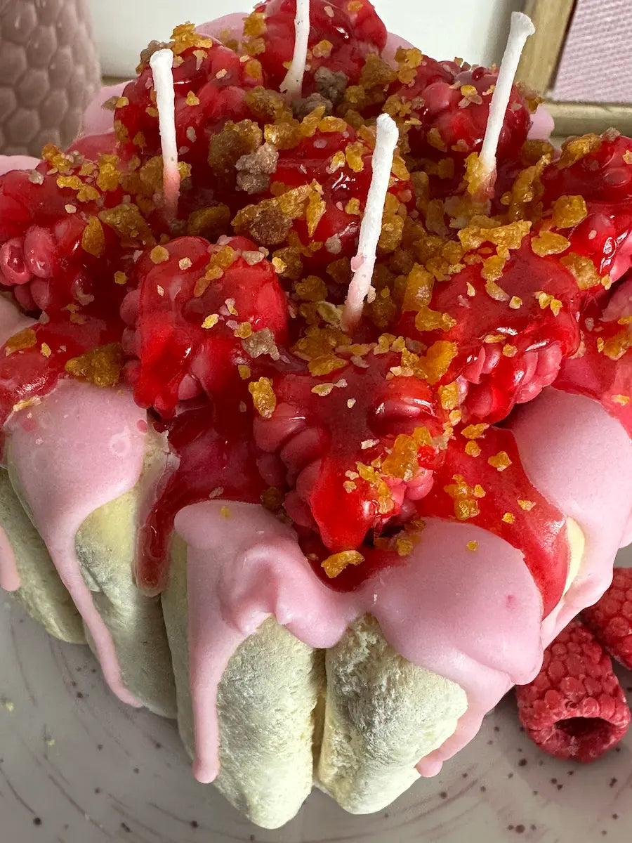 Raspberry Biscuit Torte – Handgemachte Duftkerze mit Himbeerduft