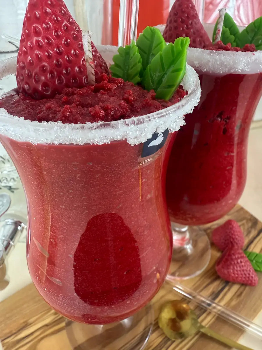 Strawberry Daiquiri – Handgemachte Cocktailkerze mit Erdbeerduft