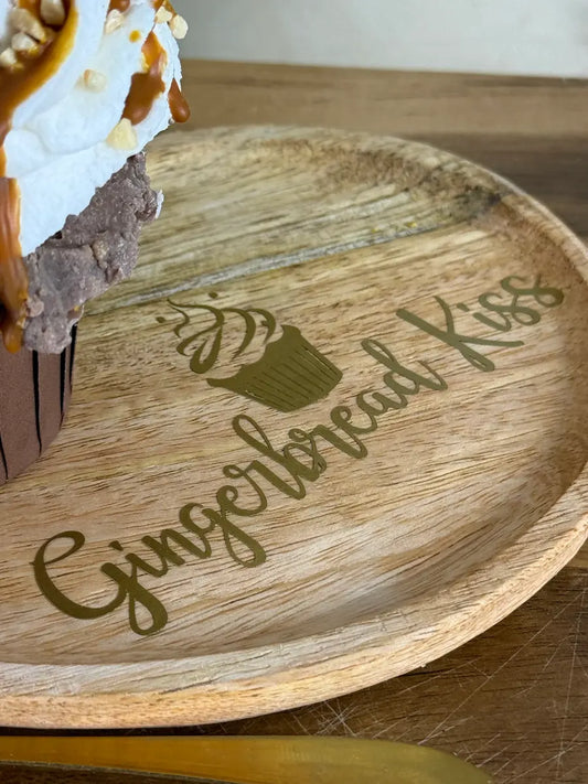 GINGERBREAD KISS