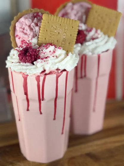 PINK COOKIE CREAM – Dessertkerze im Milkshake-Glas