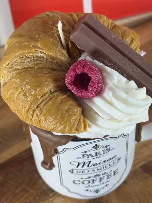 WARME CROISSANT LIEBE KAFFEE – Dessertkerze im Kaffee-Becher