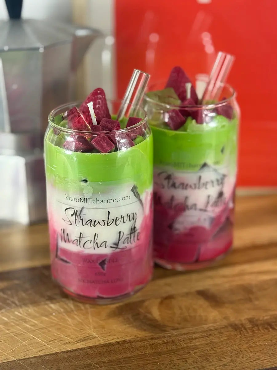 STRAWBERRY MATCHA LATTE – Fruchtige Matcha-Duftkerze im Glas