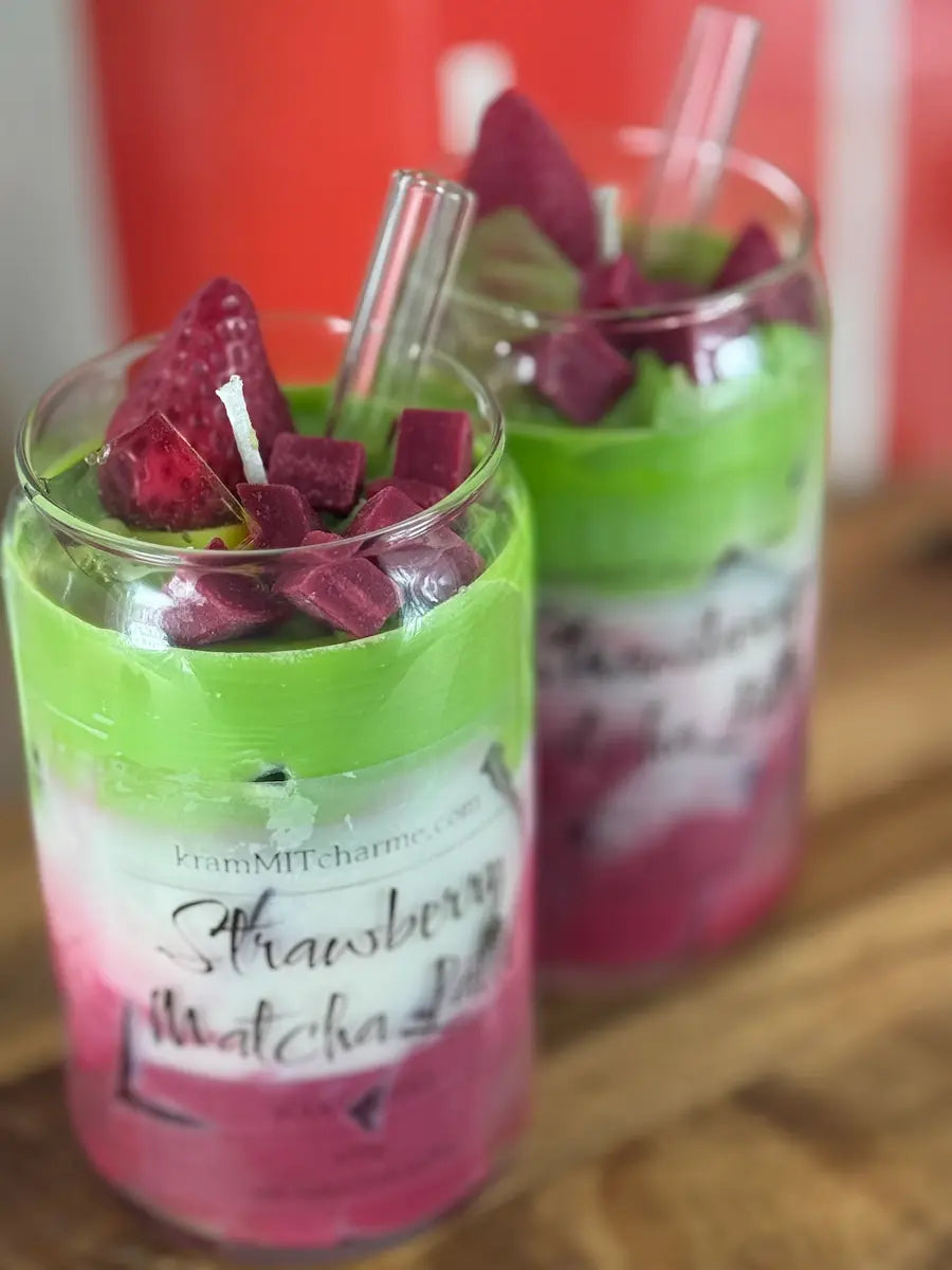 STRAWBERRY MATCHA LATTE – Fruchtige Matcha-Duftkerze im Glas