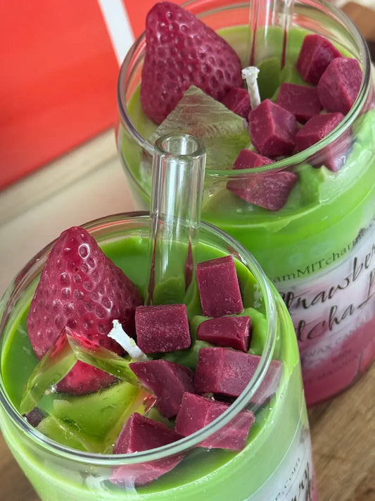 STRAWBERRY MATCHA LATTE – Fruchtige Matcha-Duftkerze im Glas