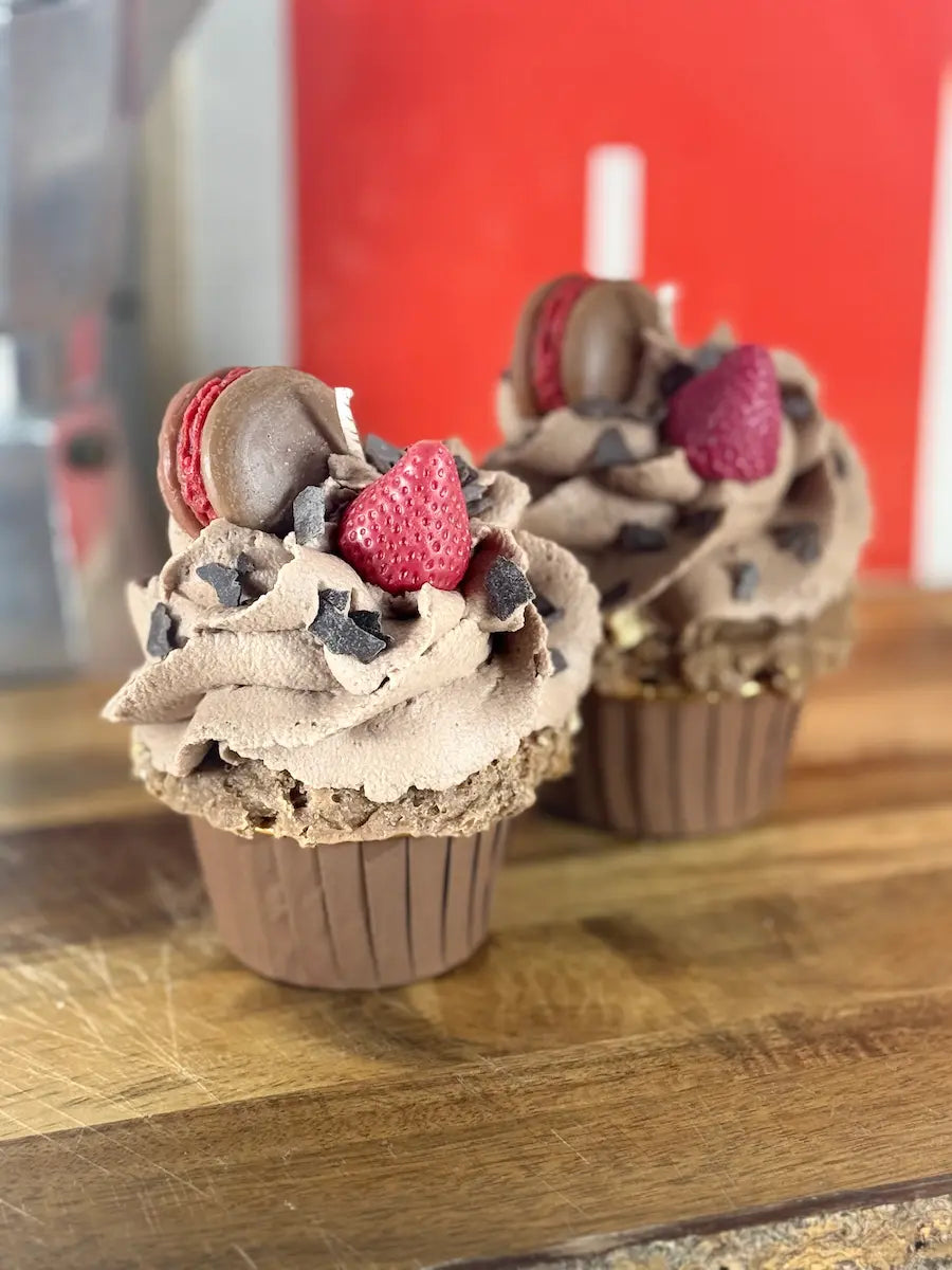 COCOLATE STRAWBERRY LOVE – Dessertkerze im Cupcake-Design