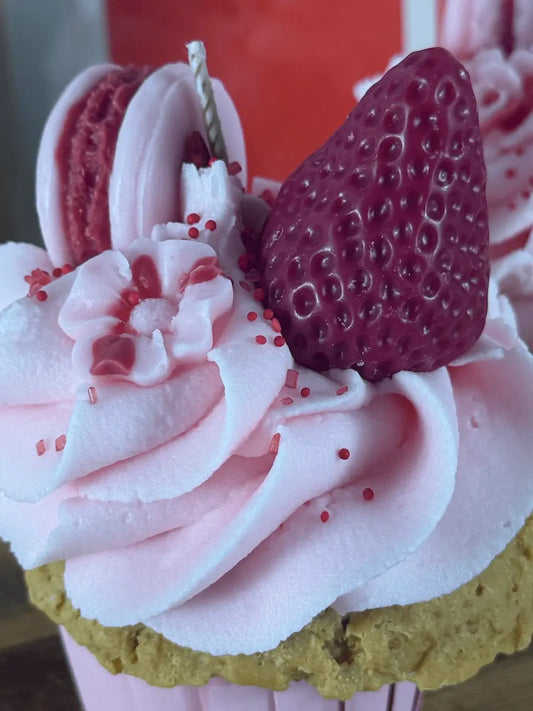 SWEETHEART BERRY LOVE – Dessertkerze im Cupcake-Design