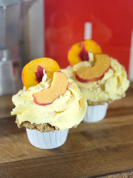 PEACHY SUMMER SWIRL – Fruchtige Dessertkerze im Cupcake-Design