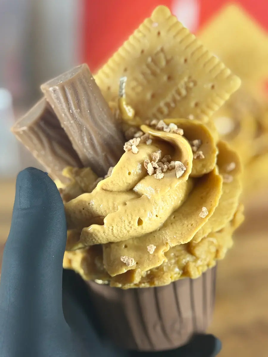 COOKIE CREAM HEAVEN – Dessertkerze im Cupcake-Design