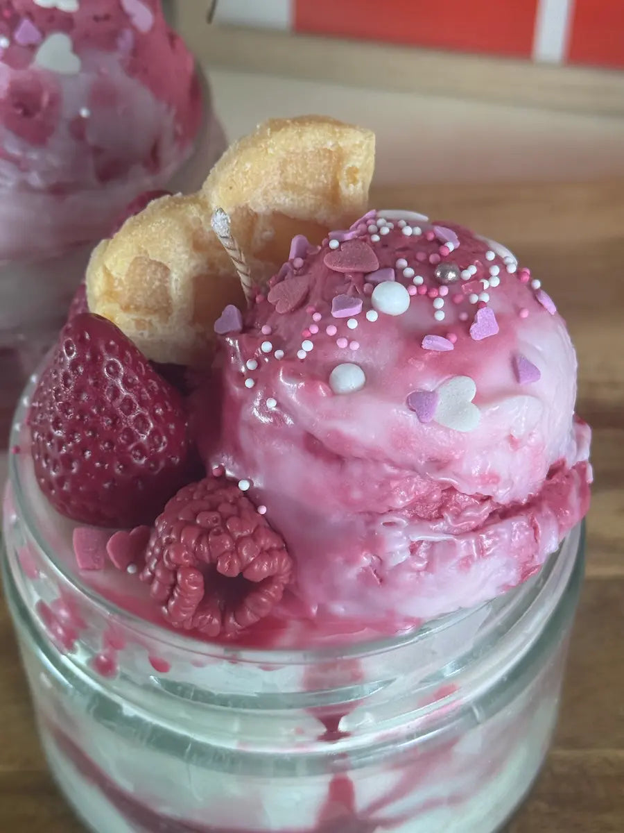 BERRY CREAM DREAM – Fruchtige Dessertkerze im Glas