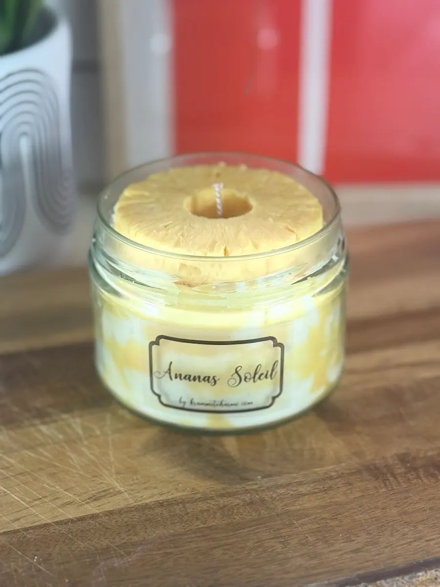 ANANAS SOLEIL – Fruchtige Duftkerze im Glas mit Ananas-Topping