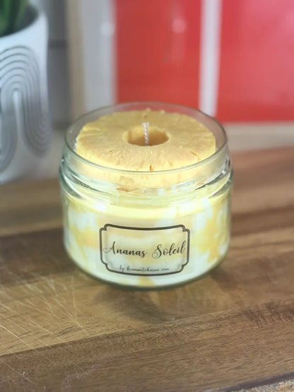 ANANAS SOLEIL – Fruchtige Duftkerze im Glas mit Ananas-Topping
