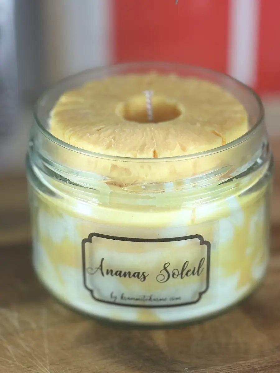 ANANAS SOLEIL – Fruchtige Duftkerze im Glas mit Ananas-Topping
