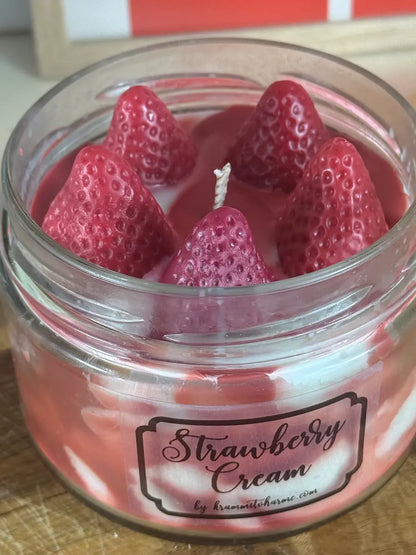 STRAWBERRY CREAM – Cremige Duftkerze mit Erdbeerduft