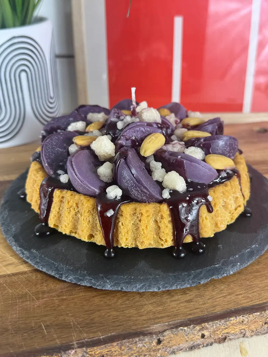 GLÜHENDER PFLAUMENZAUBER – Winterliche Dessertkerze mit Pflaumenduft
