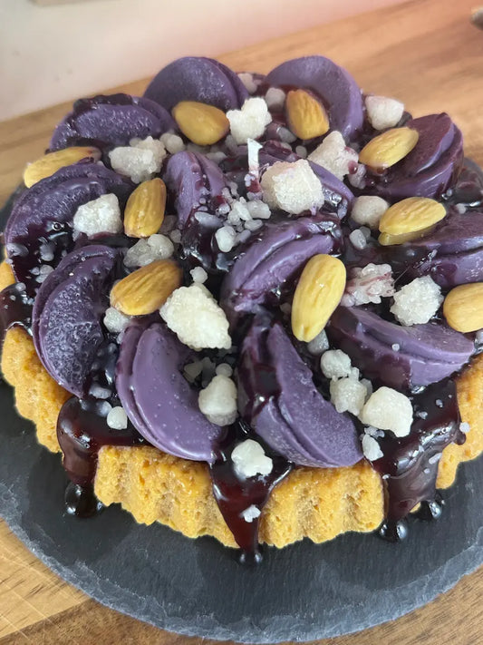 GLÜHENDER PFLAUMENZAUBER – Winterliche Dessertkerze mit Pflaumenduft