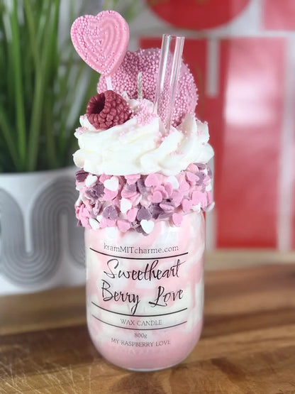 SWEETHEART BERRY LOVE – Romantische Duftkerze mit Himbeerduft