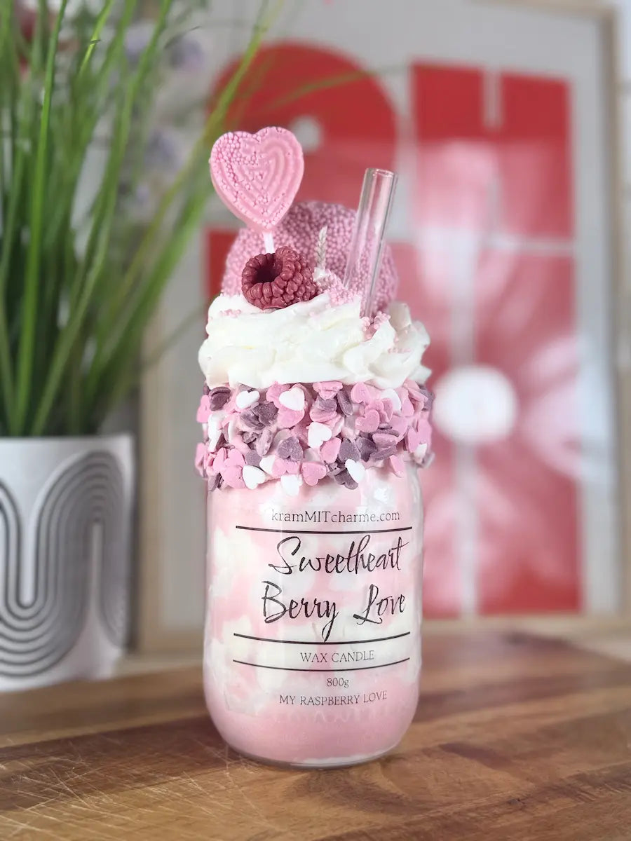 SWEETHEART BERRY LOVE – Romantische Duftkerze mit Himbeerduft