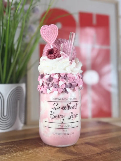 SWEETHEART BERRY LOVE – Romantische Duftkerze mit Himbeerduft