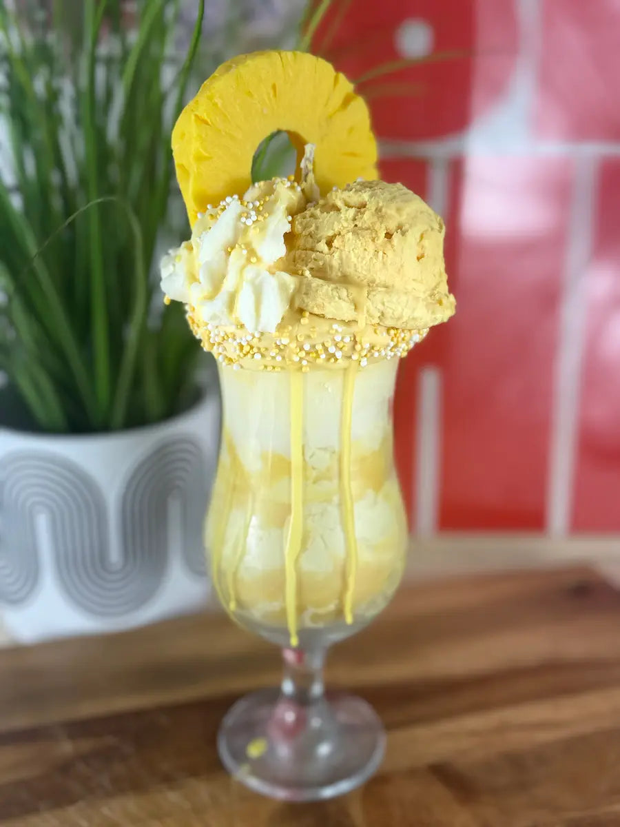 PINEAPPLE LOVES YOU – Tropische Dessertkerze mit Ananasduft