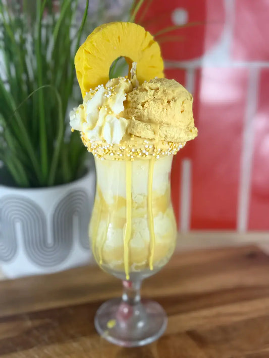 PINEAPPLE LOVES YOU – Tropische Dessertkerze mit Ananasduft