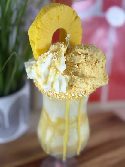 PINEAPPLE LOVES YOU – Tropische Dessertkerze mit Ananasduft