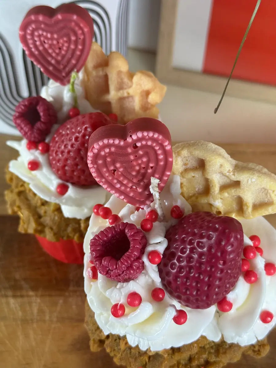 STRAWBERRY LOVE CUPCAKE – Süße Duftkerze mit Erdbeerduft