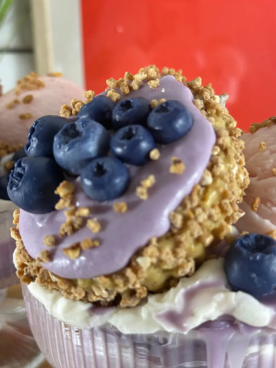 BLUEBERRY COOKIE CRUNCH – Fruchtige Dessertkerze mit Blaubeerduft