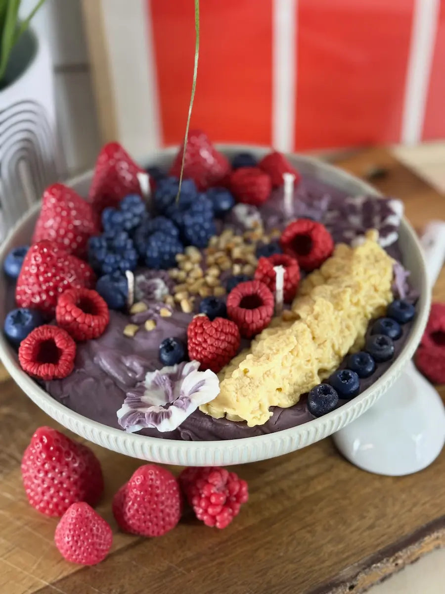 BERRY PARADISE BOWL – Fruchtige Dessertkerze mit Beerenpuddingduft