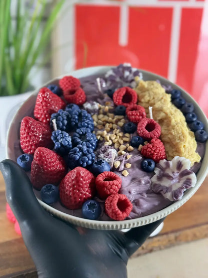 BERRY PARADISE BOWL – Fruchtige Dessertkerze mit Beerenpuddingduft