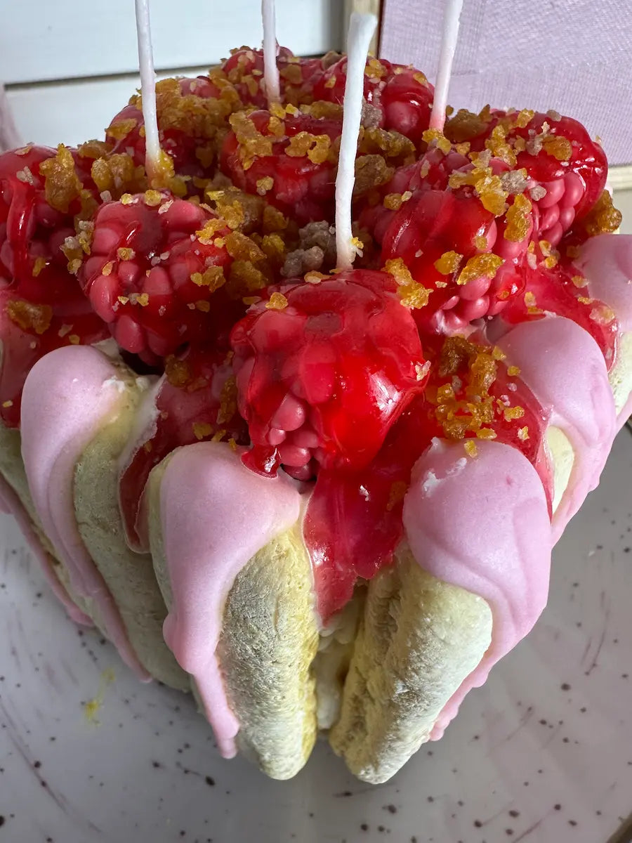 Raspberry Biscuit Torte – Handgemachte Duftkerze mit Himbeerduft